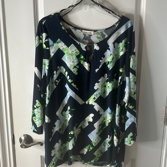 Calvin Klein women’s plus size blouse - Picture 2 of 5